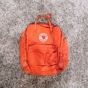 FJALLRAVEN BACKPACK *normal size*